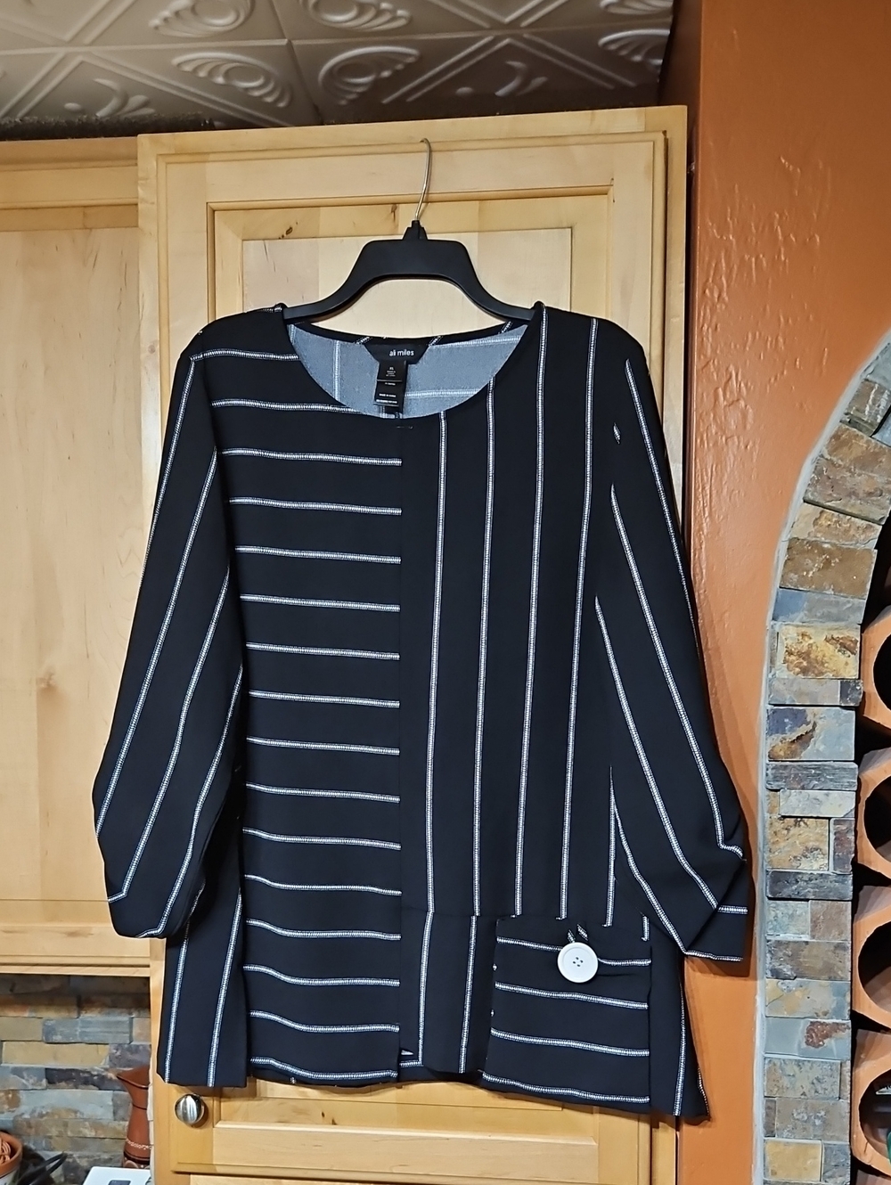 Ali Miles Black White Striped Print Long Sleeve Top Pocket